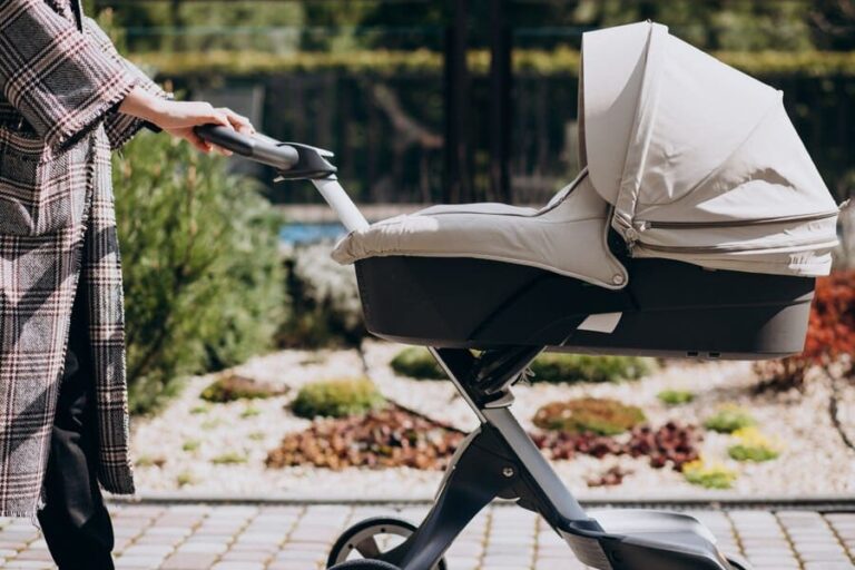 Best Travel System Strollers for Easy and Comfortable Travel 2024